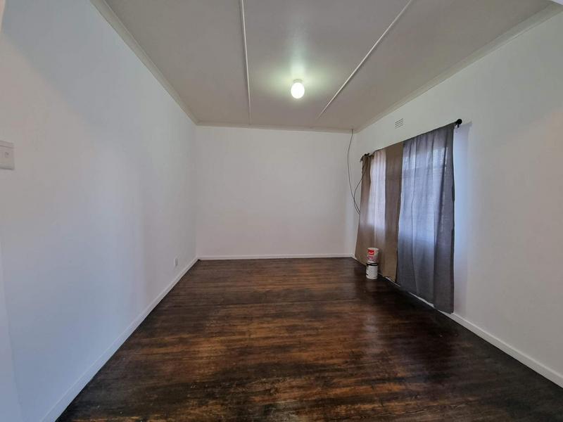 To Let 2 Bedroom Property for Rent in Athlone Western Cape